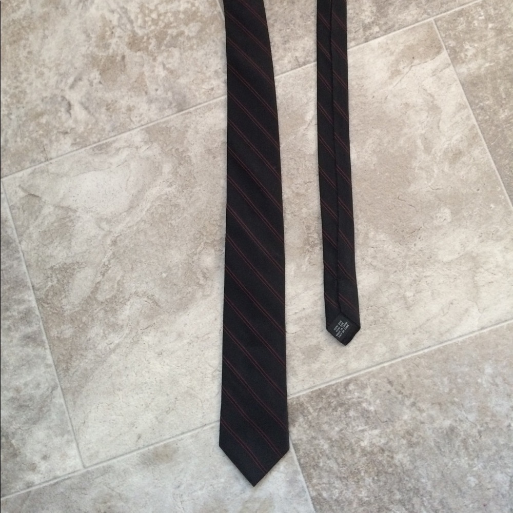 Wilke Rodriguez black striped silk necktie